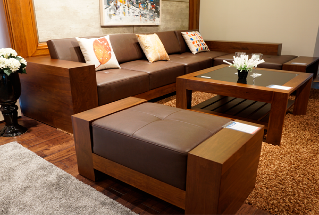 Bàn ghế sofa gỗ óc hó phòng khách - Nhà Chị Thu - Xuân La - Hà Nội